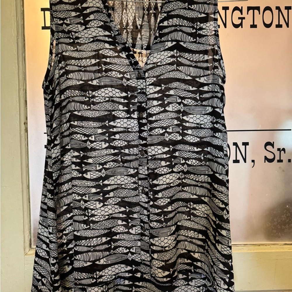 Alfani Black & White Sleeveless V-Neck Fish Print Camisole